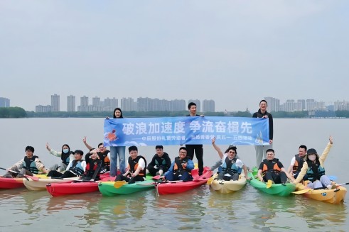 当五四花火邂逅团氿浪花，看五彩堂青年如何“艇”进未来！